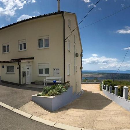 Apartments Diana Šmrika エクステリア 写真