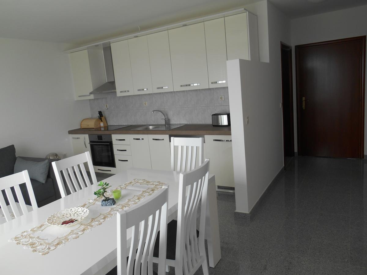 Apartments Diana Šmrika エクステリア 写真