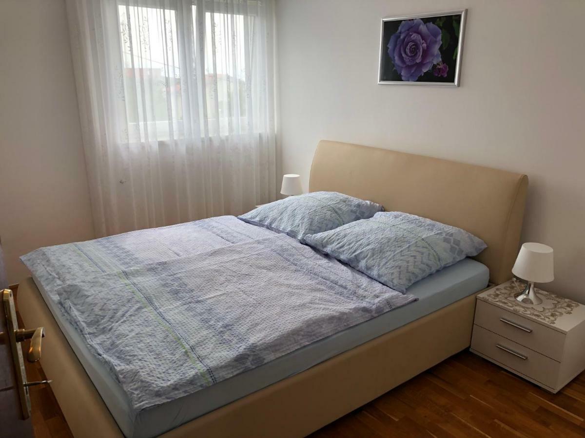 Apartments Diana Šmrika エクステリア 写真